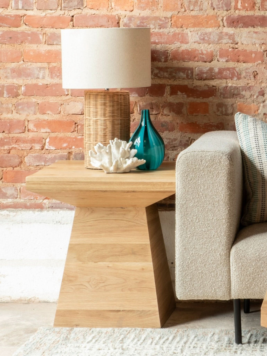 Incus 24" Modern Side Table in Natural Oak - Home Trends & Design
