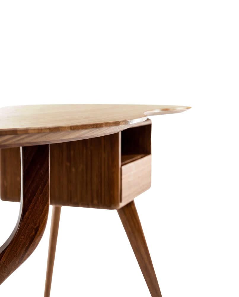Wynn Desk