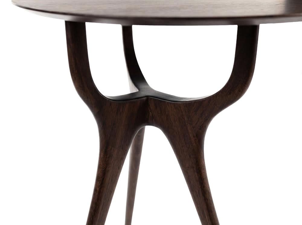 Wynn Desk