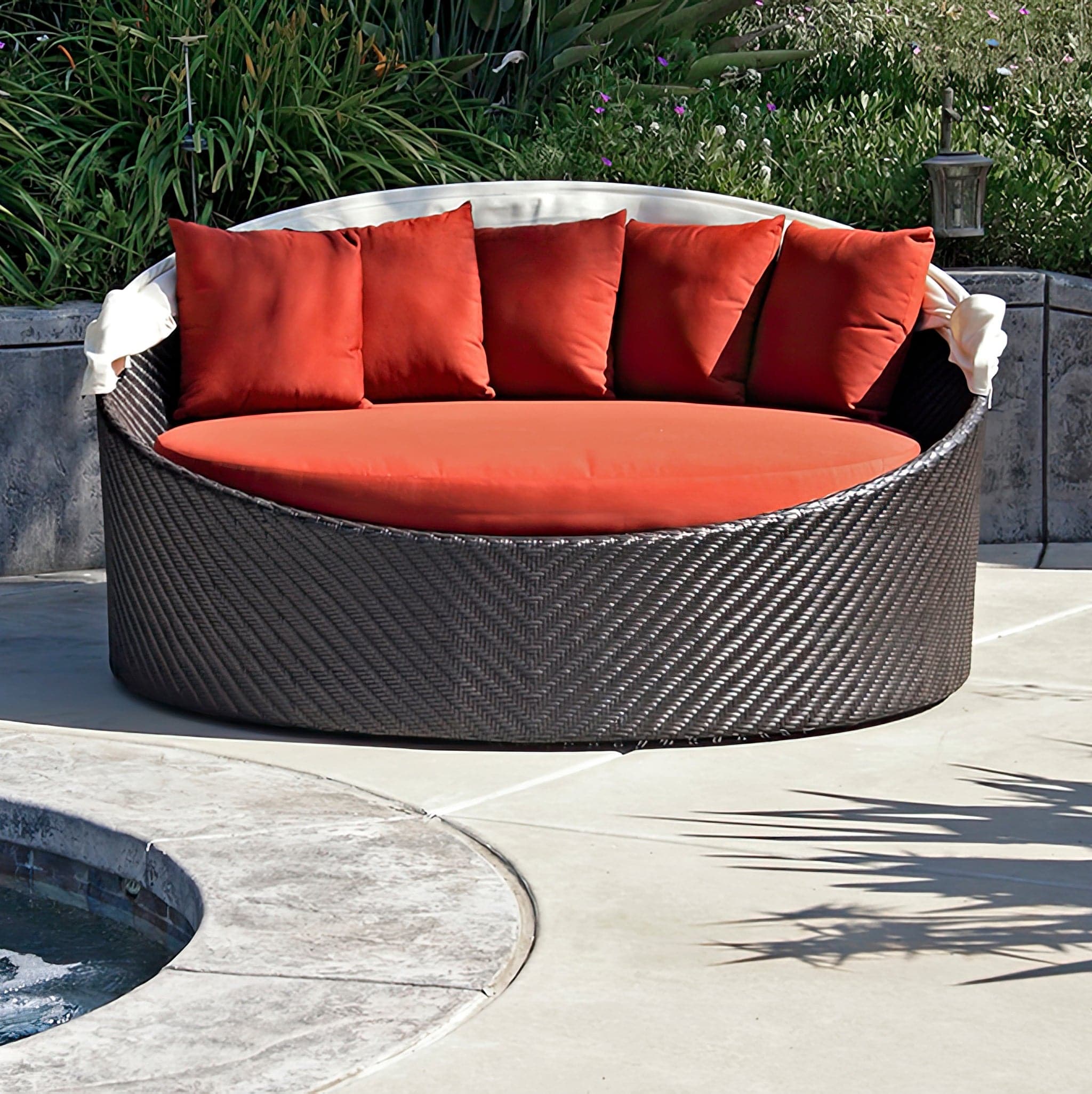 Wink Canopy Daybed