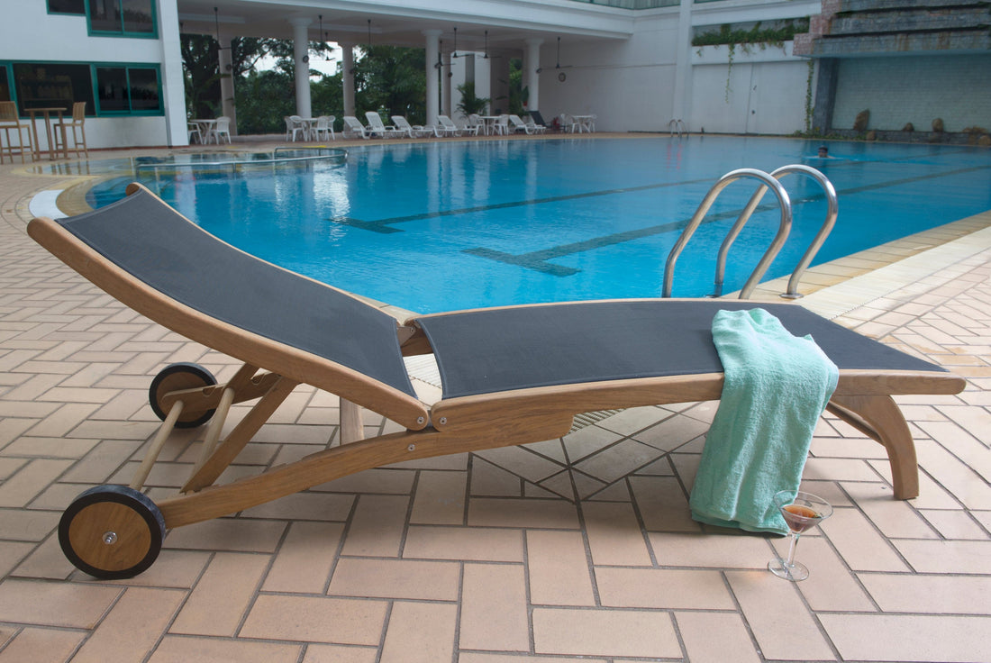 Pearl Chaise Lounger